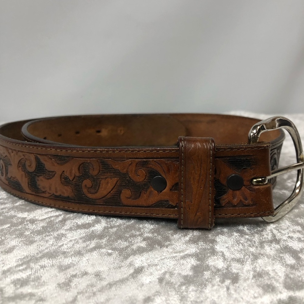 Justin Tooled Belt Outdoorsman Western Cowhide Leather Embossed Hunting Fishing - Picture 1 of 15